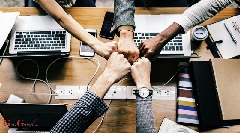 Poslovni forum Inovacijama do konkurentnosti Poslovni forum Inovacijama do konkurentnosti