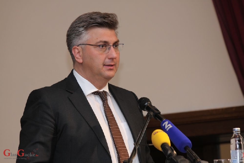 Predsjednik Vlade vatrogascima: Poštujemo vašu profesionalnost i požrtvovnost, vaš human i zahtjevan poziv