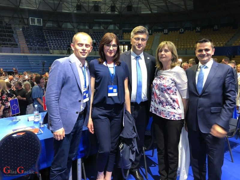 Na XVIII. izvještajnom Saboru HDZ-a 74 izaslanika iz LSŽ-e Na XVIII. izvještajnom Saboru HDZ-a 74 izaslanika iz LSŽ-e