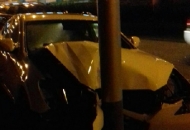 Automobilom u stup pras Automobilom u stup pras