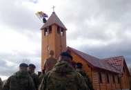 Blagoslovljena vojna kapela na slunjskomu poligonu Blagoslovljena vojna kapela na slunjskomu poligonu