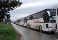 POČINJE OTVORENI RAT U VLADAJUĆOJ STRANCI Zbog nove odgode izbora u ličkom ogranku, Milinović dovozi autobuse pune pristaša pred središnjicu HDZ-a 