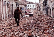 Kada iz -humanih- razloga srušiš jedan grad Kada iz -humanih- razloga srušiš jedan grad