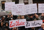 Više stotina građana na skupu potpore "ZA OTOČAC " Više stotina građana na skupu potpore "ZA OTOČAC "