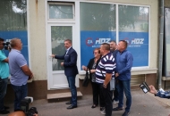 Milinovića dočekala zatvorena vrata GO HDZ-a u Otočcu 