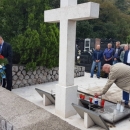 Delegacija Grada Senja polaganjem vijenaca i paljenjem svijeća obilježila blagdan Svih svetih