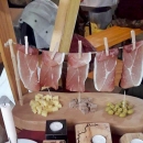 Na Božićnom sajmu i - uređaj za sušenje pršuta