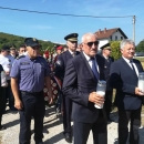 Izaslanstva položila cvijeće i zapalila svijeće poginulim braniteljima u Zalužnici