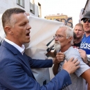 Radnici Uljanika pjevali Thompsona, zalili župana pivom i vrijeđali ga