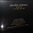 HDZ-ovci zapalili svijeće na grobu Dražena Bobinca 