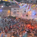 2000 maškara osvoilo grad pod Nehajem 