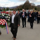 U Brinju polaganje vijenaca u prigodi blagdana Svih svetih i Dušnog dana 