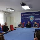 Policijska uprava ličko-senjska uručila osnovnim školama devet bicikala