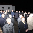 HDZ-ovci zapalili svijeće na grobu Dražena Bobinca 