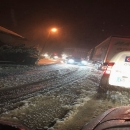 Gusti snijeg otežava promet na Vratniku