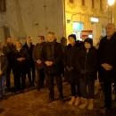 Gradonačelnik Kostelac upalio prvu adventsku svijeću u Otočcu 