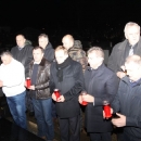 HDZ-ovci zapalili svijeće na grobu Dražena Bobinca 