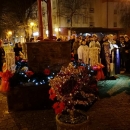 Gradonačelnik Kostelac upalio prvu adventsku svijeću u Otočcu 