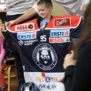 Hokejaši Medveščaka Zagreb darivali DV "Ciciban" i stacionar DZ Otočac 