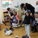 Hokejaši Medveščaka Zagreb darivali DV "Ciciban" i stacionar DZ Otočac 