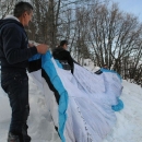 Paraglajderi dotakli nebo iznad Otočca