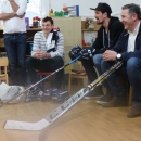 Hokejaši Medveščaka Zagreb darivali DV "Ciciban" i stacionar DZ Otočac 