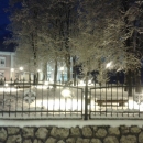 Nokturno u parku ispred Doma HV-a