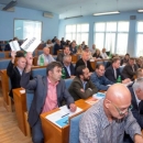 HDZ na čelu sa Marijanom Kustićem i koalicijskim partnerima HSS, HSU i HSP AS ima stabilnu većinu u Županijskoj skupštini Ličko-senjske županije