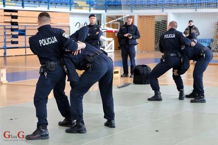 Dan otvorenih vrata - upis obrazovanja odraslih za policajce