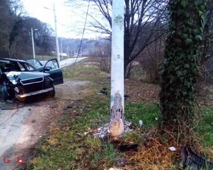 Udario u stup i poginuo