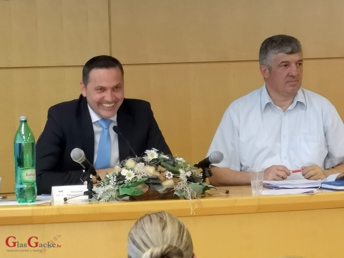 Politička agonija se nastavlja - Skupština opet prekinuta