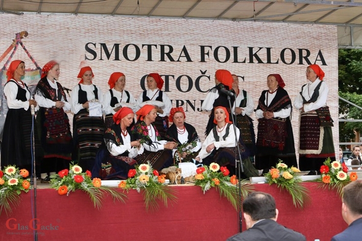 Otočka smotra folklora počinje danas mimohodom u 16:45 uri