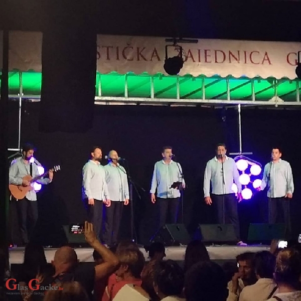 Veličanstveni koncert Klape Rišpet na Danu državnosti u Otočcu
