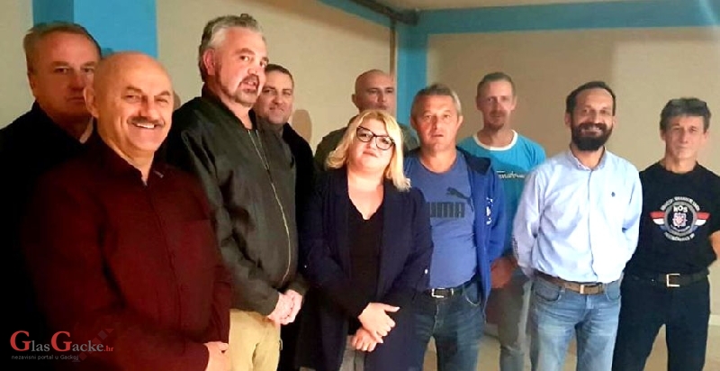 Karlo pomeo staro rukovodstvo, izabrano novo Karlo pomeo staro rukovodstvo, izabrano novo