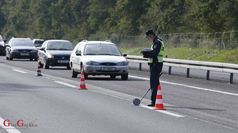 U prometnoj poginuo Austrijanac, ostali putnici neozlijeđeni