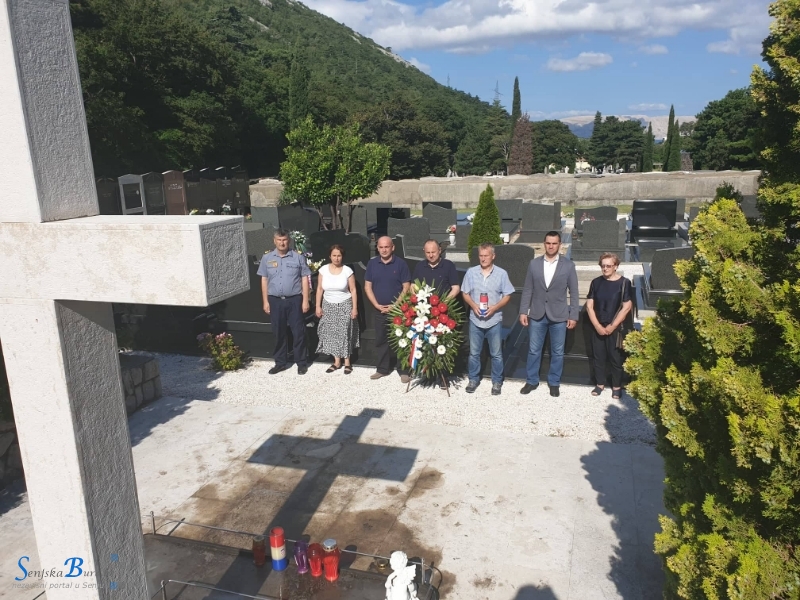 U Senju polaganjem vijenca obilježen Dan državnosti 