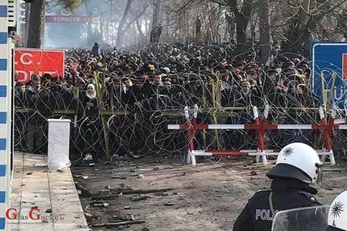 Migranti otišli s grčko-turske granice