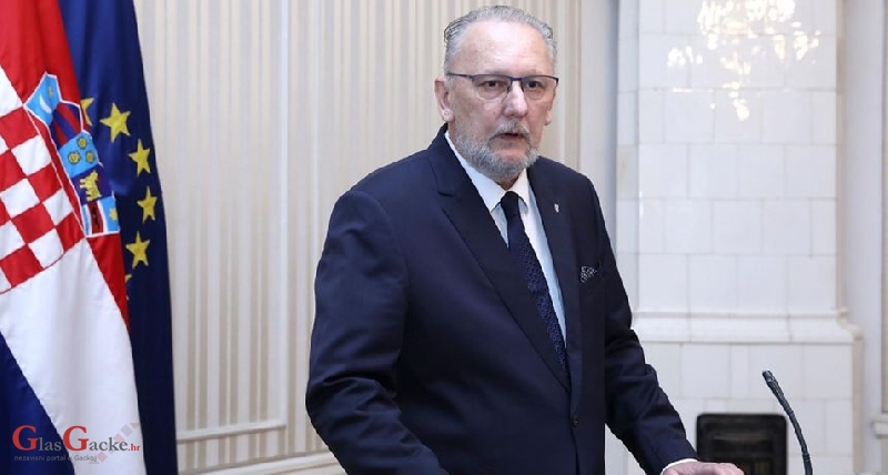 Božinović: Donosit ćemo sve restriktivnije mjere; najavio i lov na širitelje lažnih vijesti Božinović: Donosit ćemo sve restriktivnije mjere; najavio i lov na širitelje lažnih vijesti