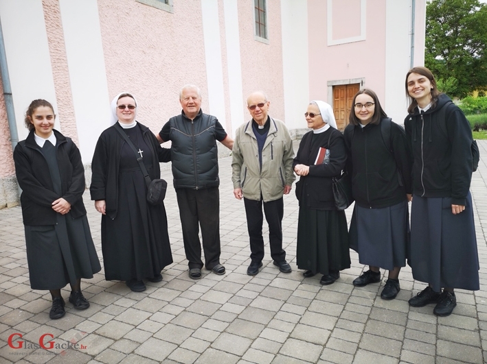 Časne "preplavile" Otočac