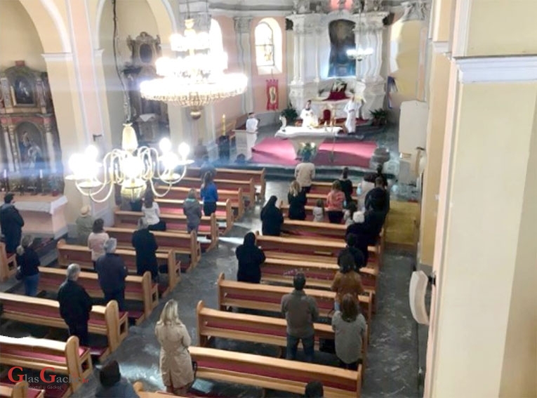 Ovako je protekla jutarnja misa u Otočcu