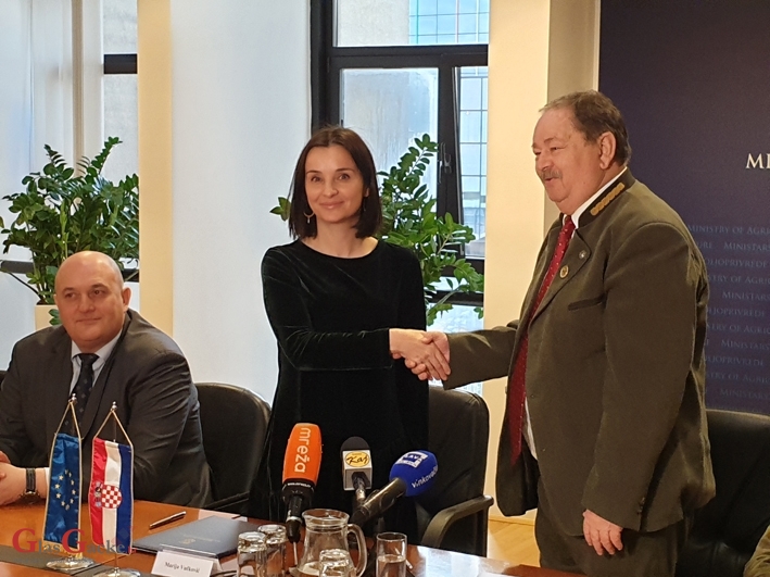 25 milijuna kuna za štete naleta divljači na vozila