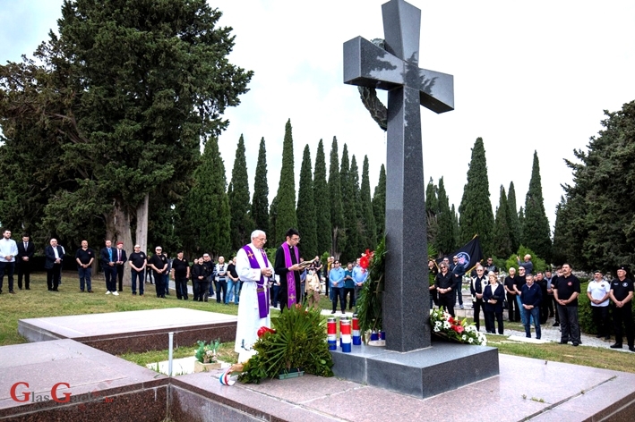 Dosta je toga da se nama prigovara što komemoriramo svoje mrtve!