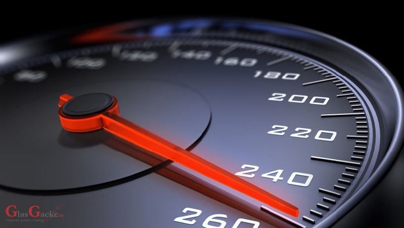 Pa se ti, dečko, snimaj