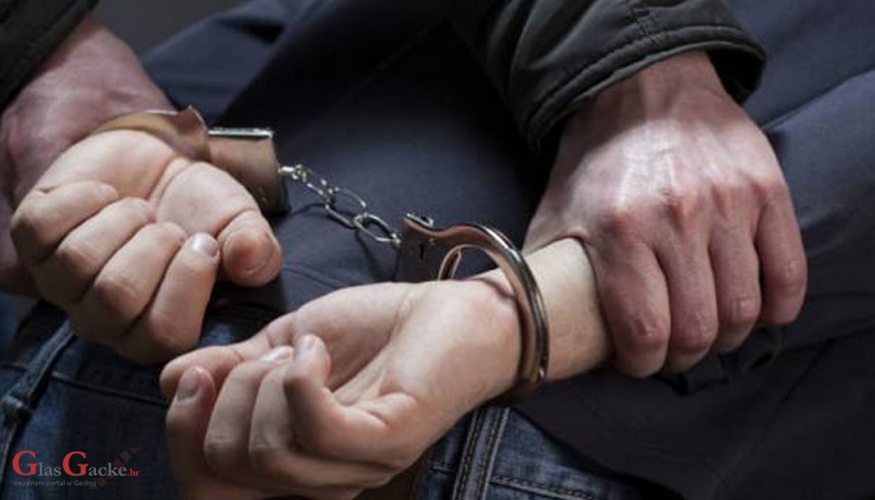 Osumnjičene za krađe u trgovačkim centrima u Otočcu