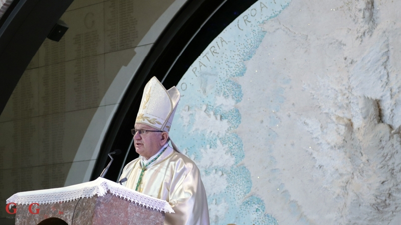 Mons. Bogdan predslavio misu zadušnicu za sve stradale u Domovinskom ratu