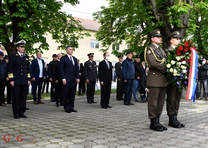 Milanović: Hrvatski junaci su odlučnošću, znanjem, strpljenjem i hrab-rošću oslobodili ovaj dio Hrvatske