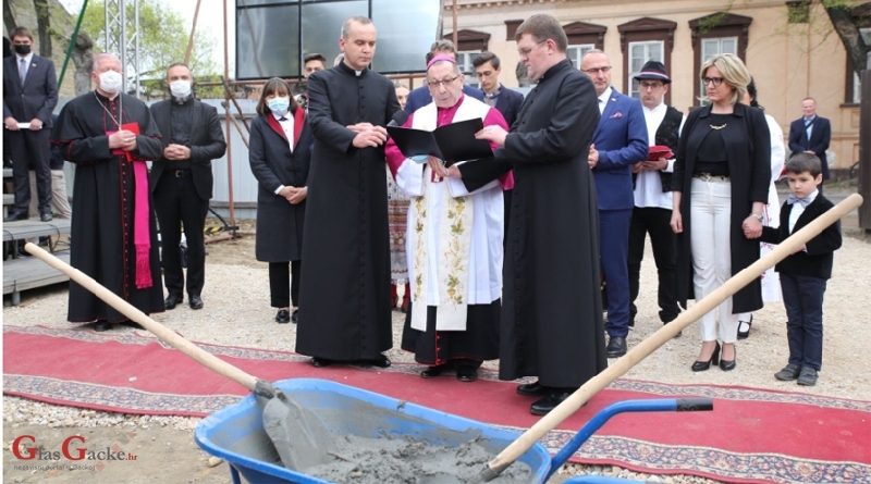 U Subotici položen i blagoslovljen kamen temeljac za Hrvatsku kuću