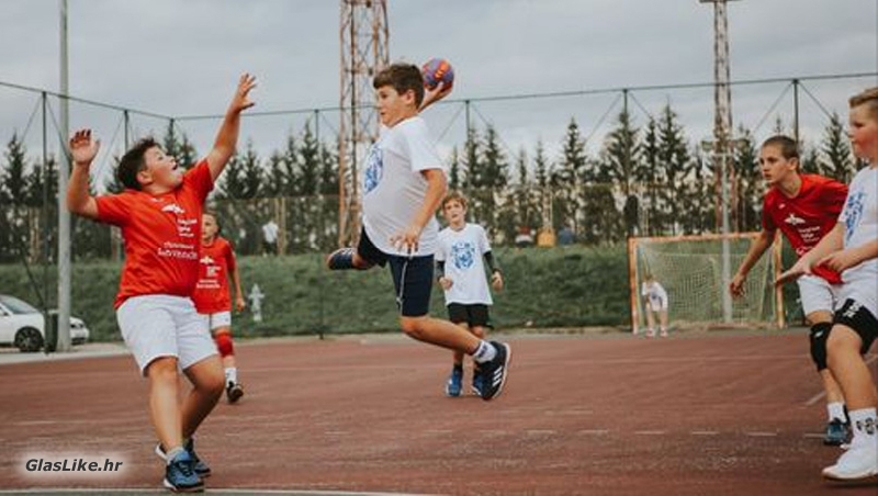 Mladi rukometaši ugostili prijatelje iz Zadra i Slunja 