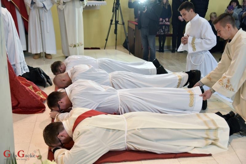 Križić zaredio tri đakona i jednog svećenika