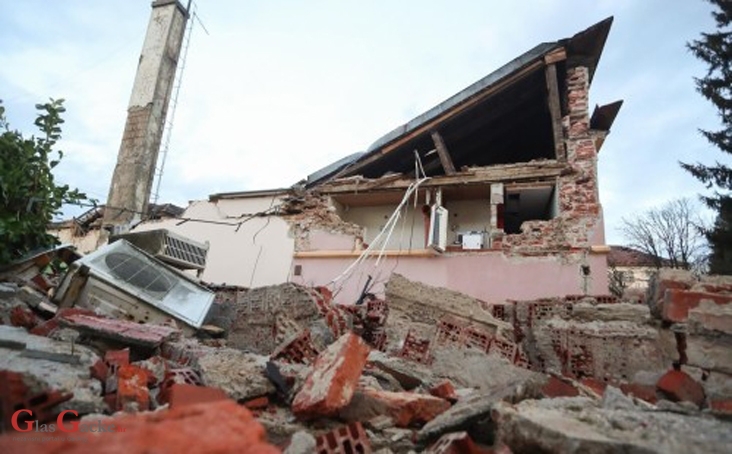 Ljut sam! Žena ima zelenu oznaku, drugu kuću i A6, a traži kontejner